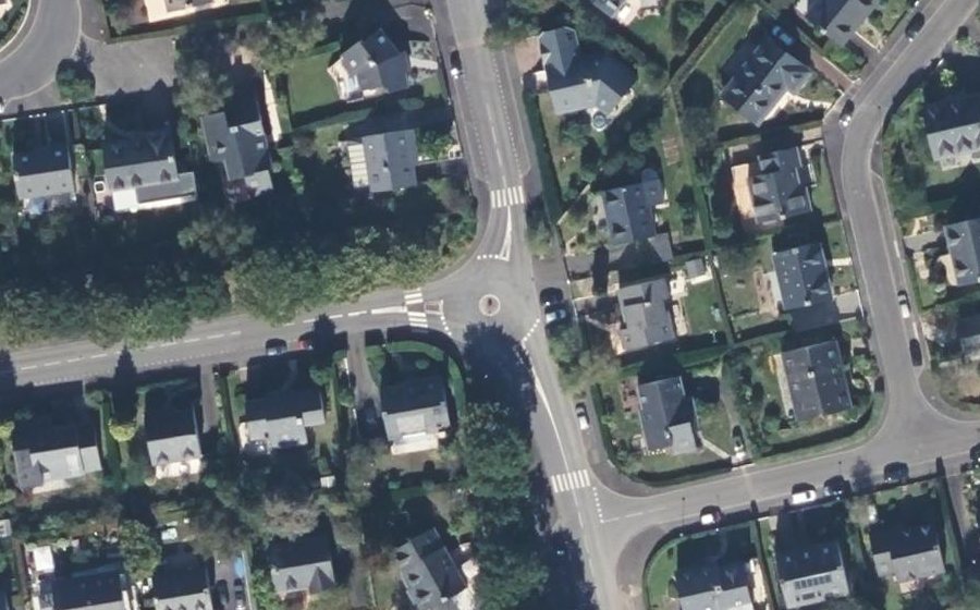 Vue aérienne du Rond-point anonyme n°24758587