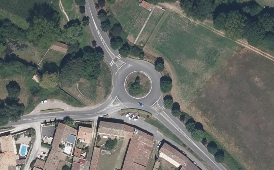 Vue aérienne du Rond-point anonyme n°24788141