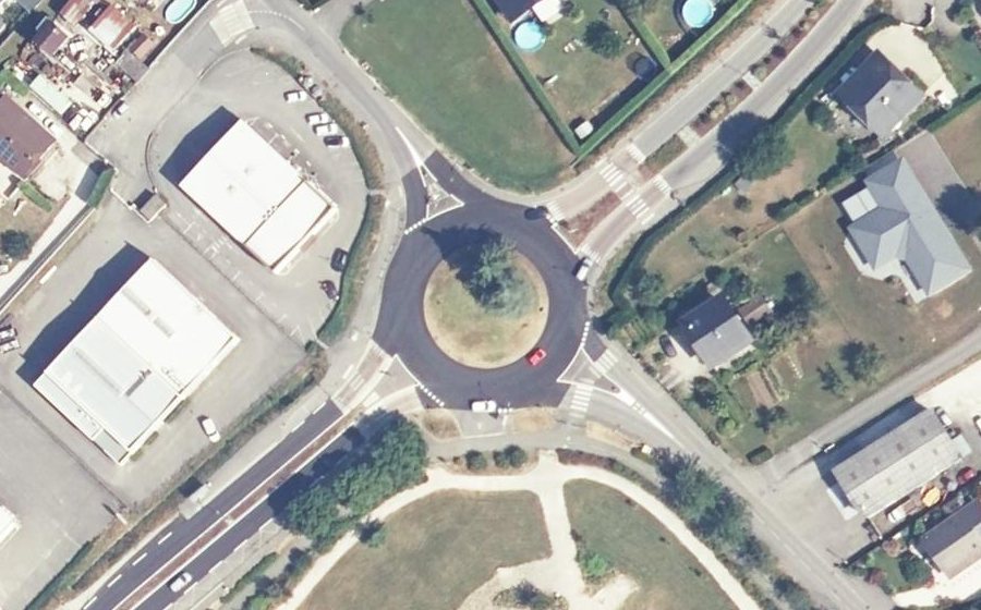 Vue aérienne du Rond-point anonyme n°24789285