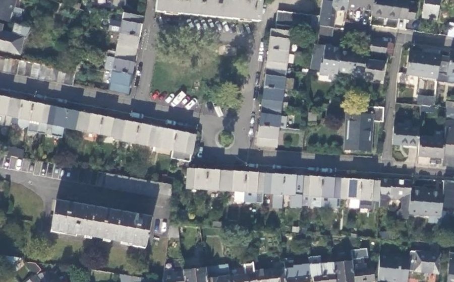 Vue aérienne du Rond-point anonyme n°24812498
