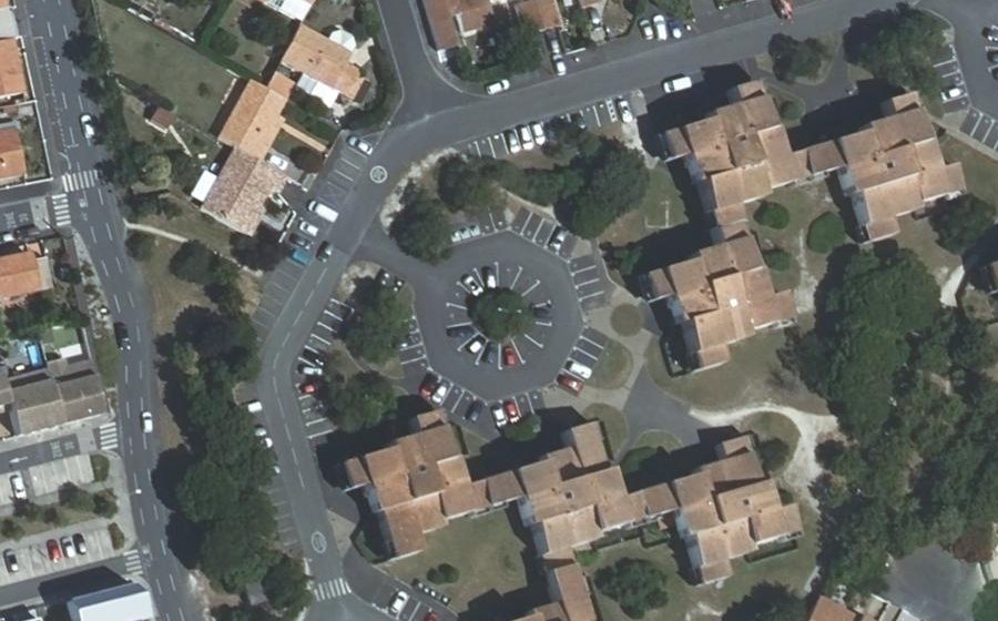Vue aérienne du Rond-point anonyme n°24842009