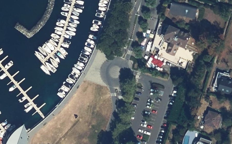 Vue aérienne du Rond-point anonyme n°24855721