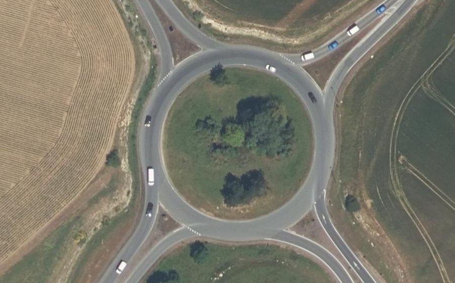 Vue aérienne du Rond-point anonyme n°24896026