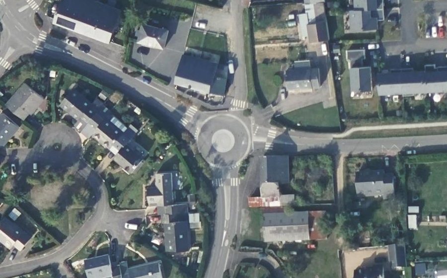 Vue aérienne du Rond-point anonyme n°24901951
