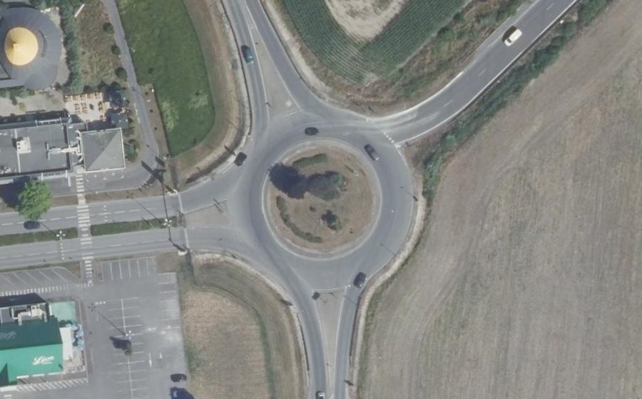 Vue aérienne du Rond-point anonyme n°24902515