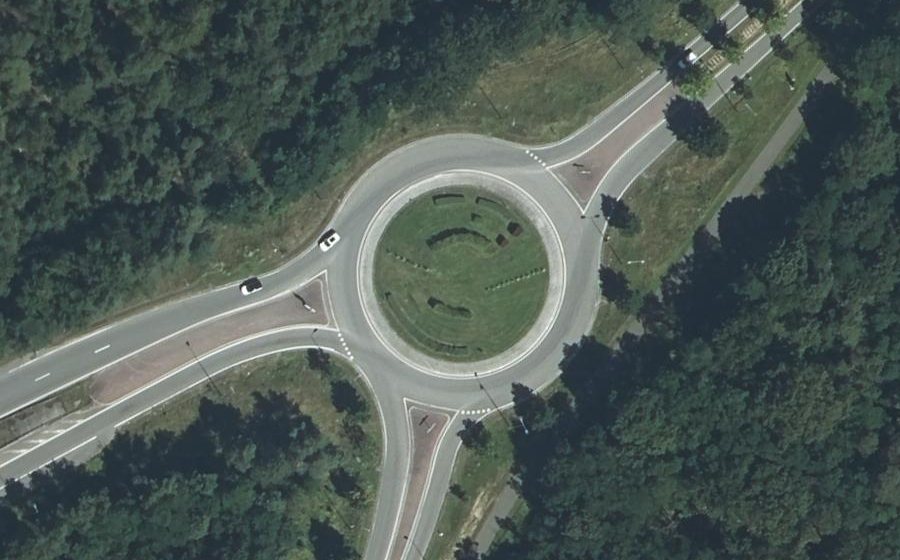 Vue aérienne du Rond-point anonyme n°24902734