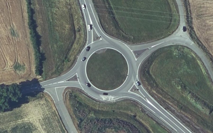 Vue aérienne du Rond-point anonyme n°24913272