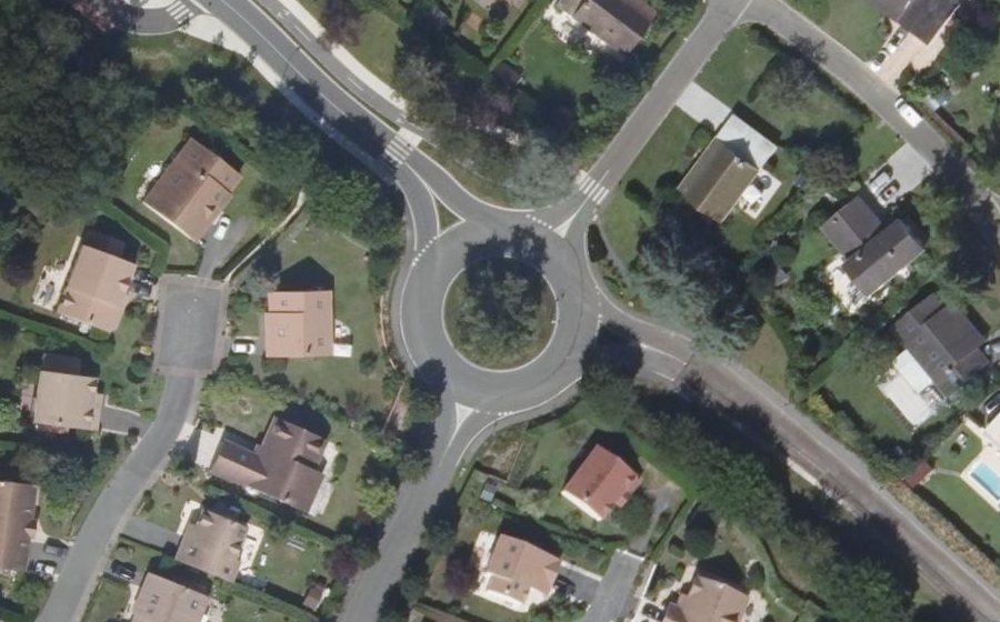 Vue aérienne du Rond-point anonyme n°24917882