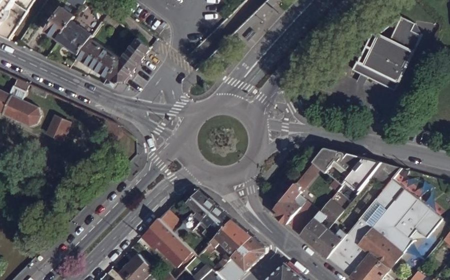 Vue aérienne du Rond-Point de l'Ordre National du Mérite
