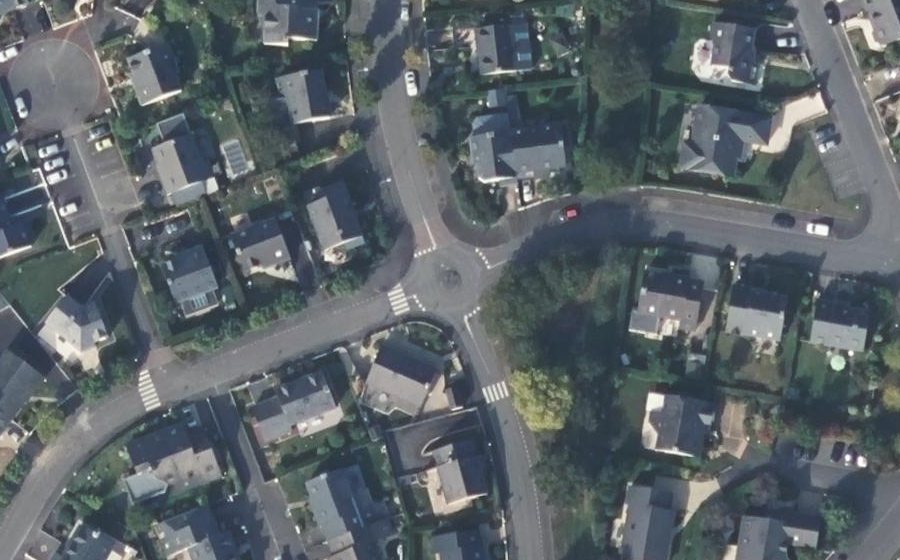 Vue aérienne du Rond-point anonyme n°249301111