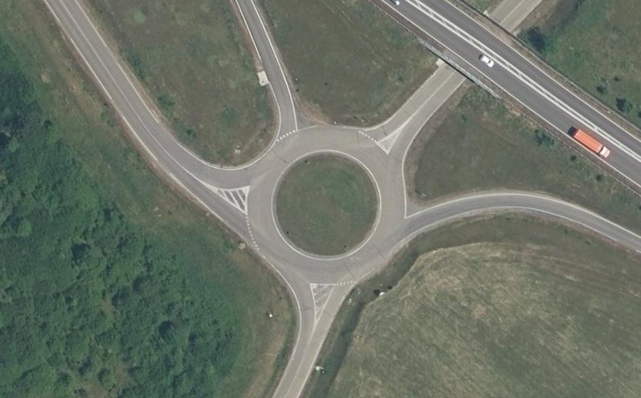 Vue aérienne du Rond-point anonyme n°24939989