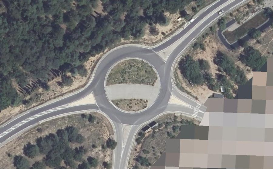 Vue aérienne du Rond-point anonyme n°24942184