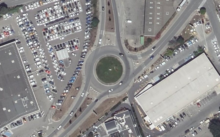 Vue aérienne du Rond-point anonyme n°24951933