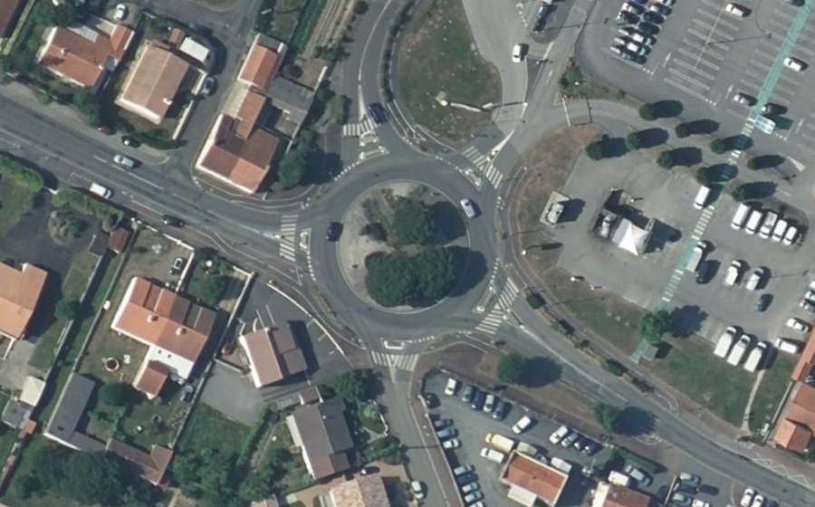Vue aérienne du Rond-point anonyme n°25004822