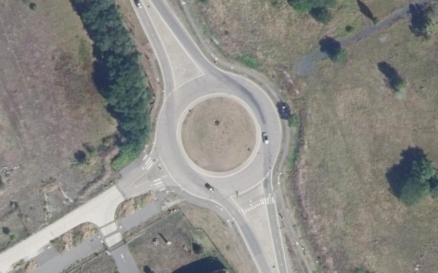 Vue aérienne du Rond-point anonyme n°250054352