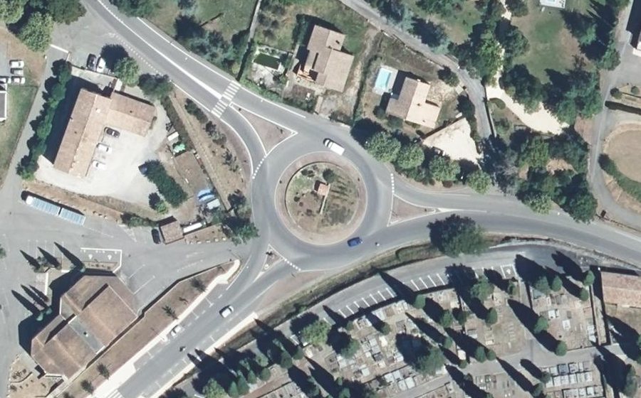 Vue aérienne du Rond-point anonyme n°25007936