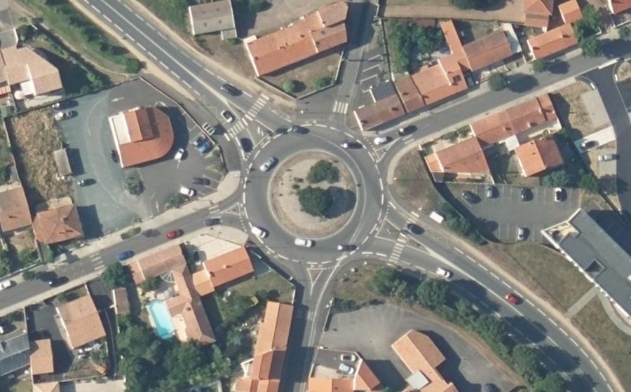 Vue aérienne du Rond-point anonyme n°25010771