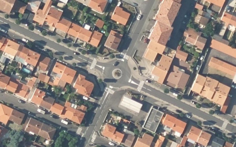 Vue aérienne du Rond-point anonyme n°25019265
