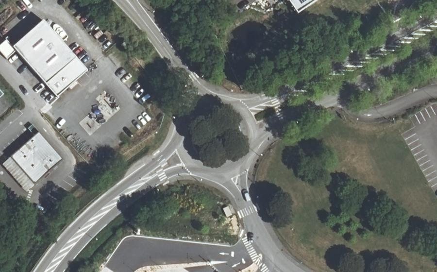 Vue aérienne du Rond-point anonyme n°25022254