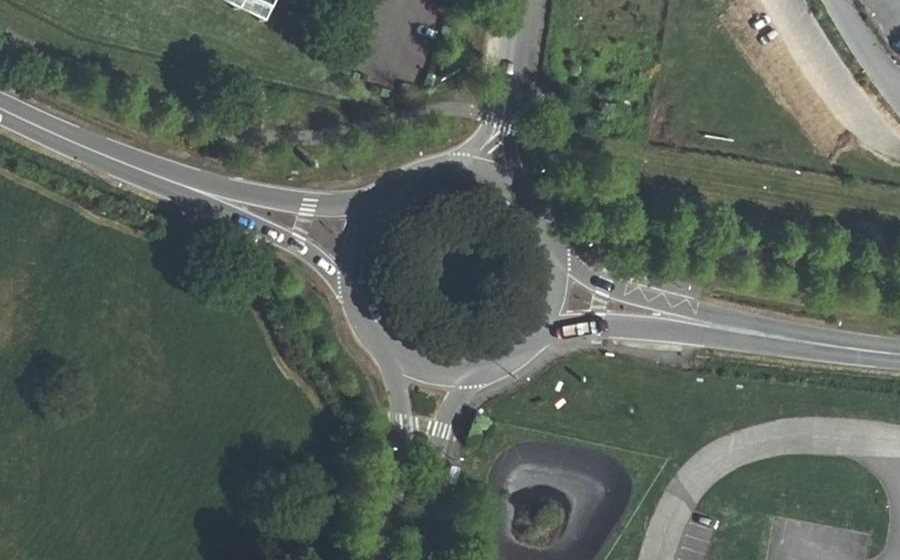 Vue aérienne du Rond-point anonyme n°25022364