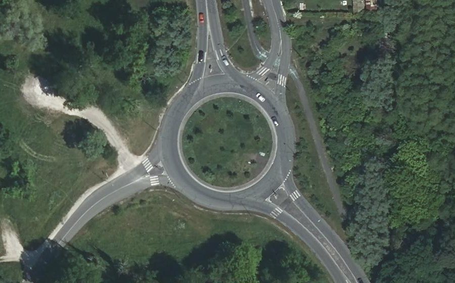Vue aérienne du Rond-point anonyme n°25029631