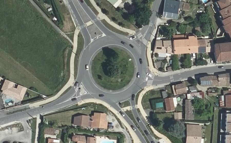 Vue aérienne du Rond-point anonyme n°25029693