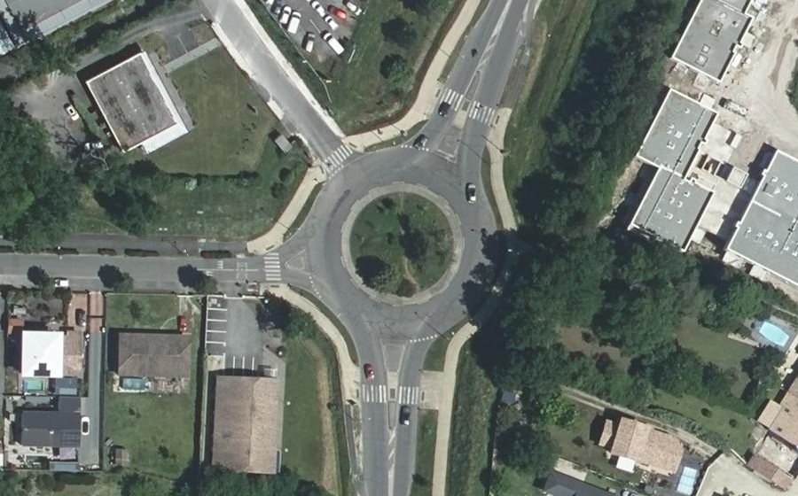 Vue aérienne du Rond-point anonyme n°25029705