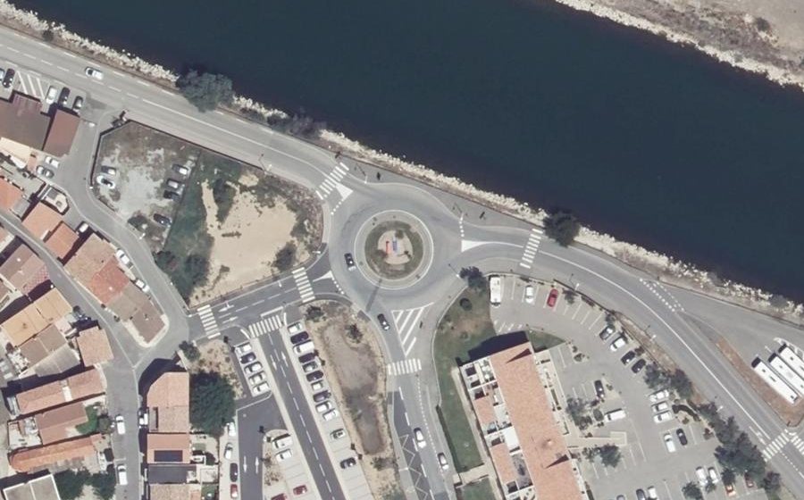 Vue aérienne du Rond-point anonyme n°250308953