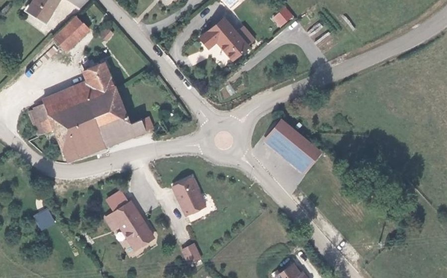Vue aérienne du Rond-point anonyme n°250327501