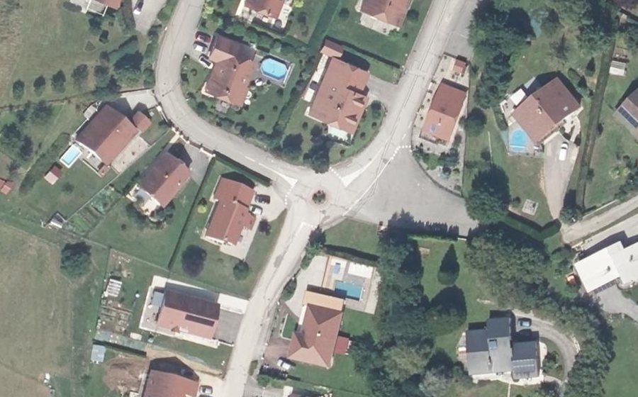 Vue aérienne du Rond-point anonyme n°250327502