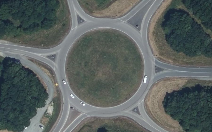 Vue aérienne du Rond-point anonyme n°25036975