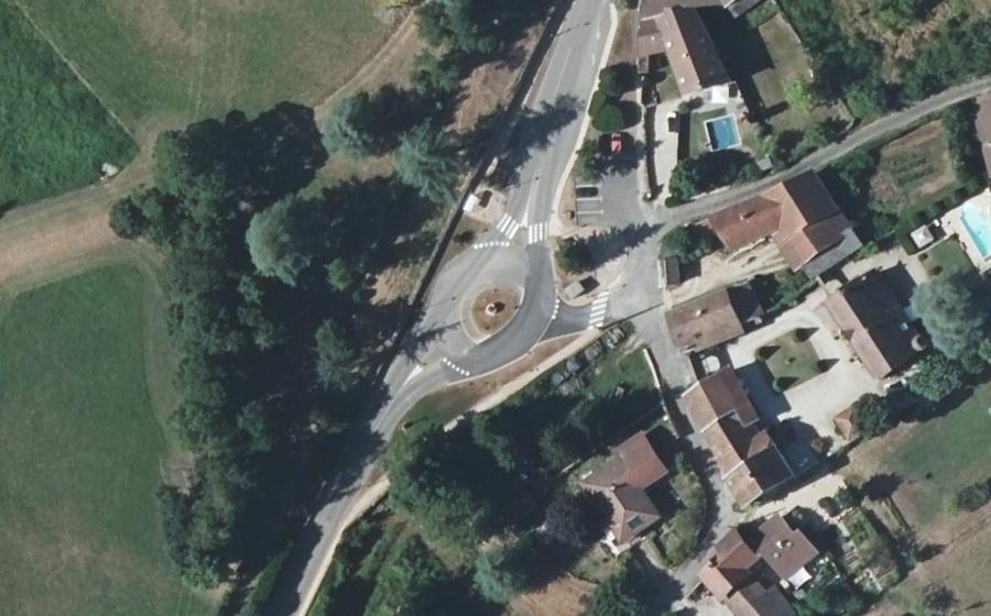 Vue aérienne du Rond-point anonyme n°25041295