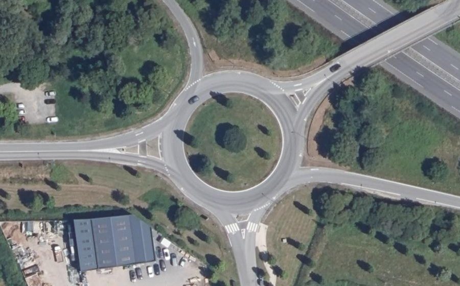 Vue aérienne du Rond-point anonyme n°25041405