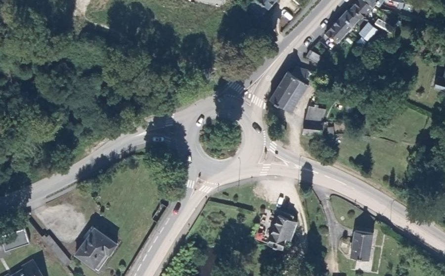 Vue aérienne du Rond-point anonyme n°25043360