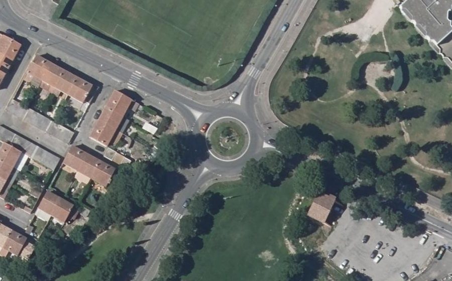 Vue aérienne du Rond-point anonyme n°25044950