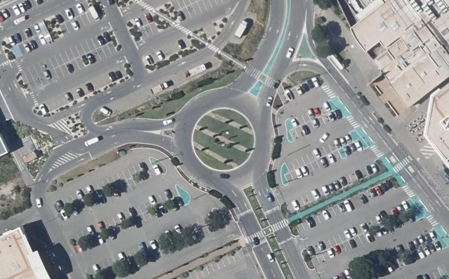 Vue aérienne du Rond-point anonyme n°25047778
