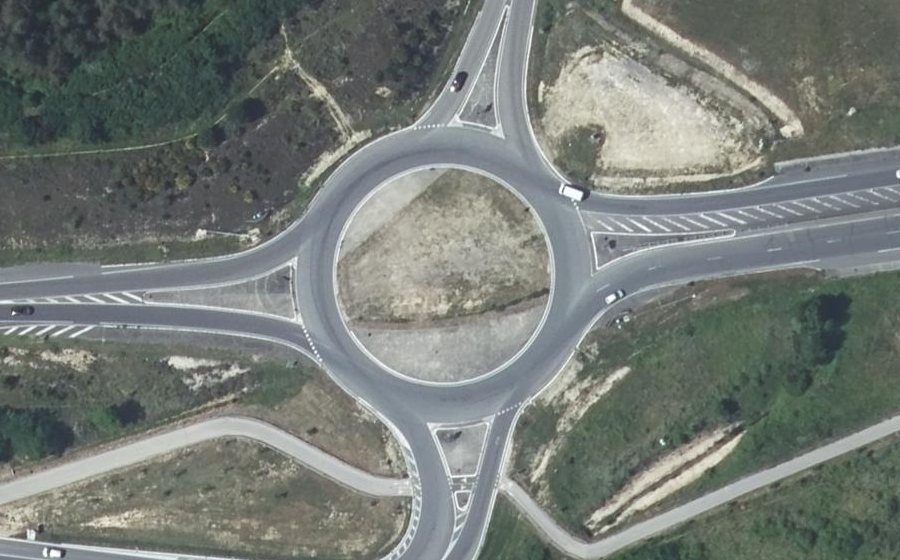 Vue aérienne du Rond-point anonyme n°25050401