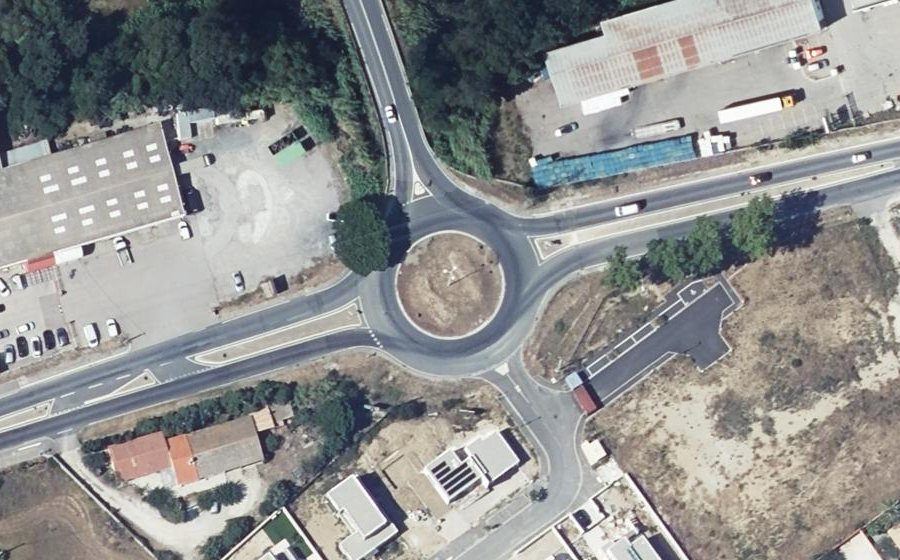 Vue aérienne du Rond-point anonyme n°25060530