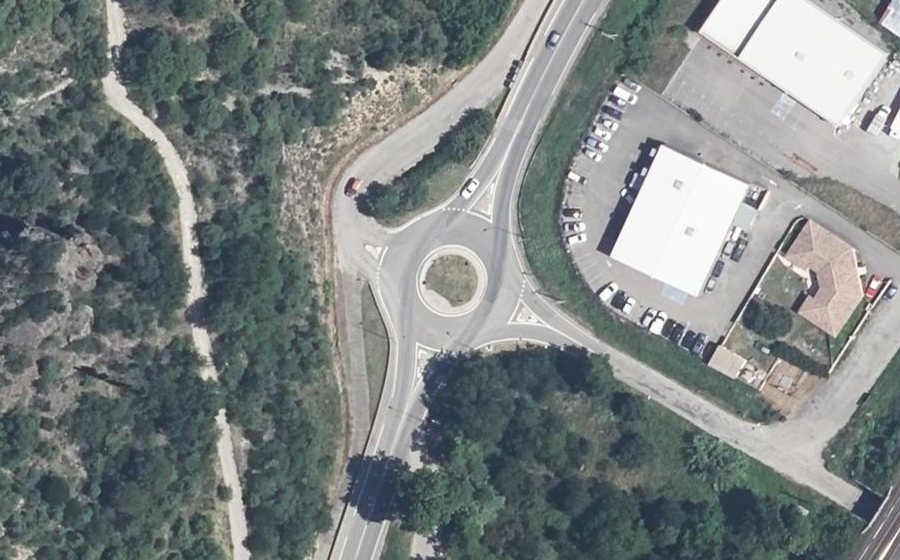 Vue aérienne du Rond-point anonyme n°25100423
