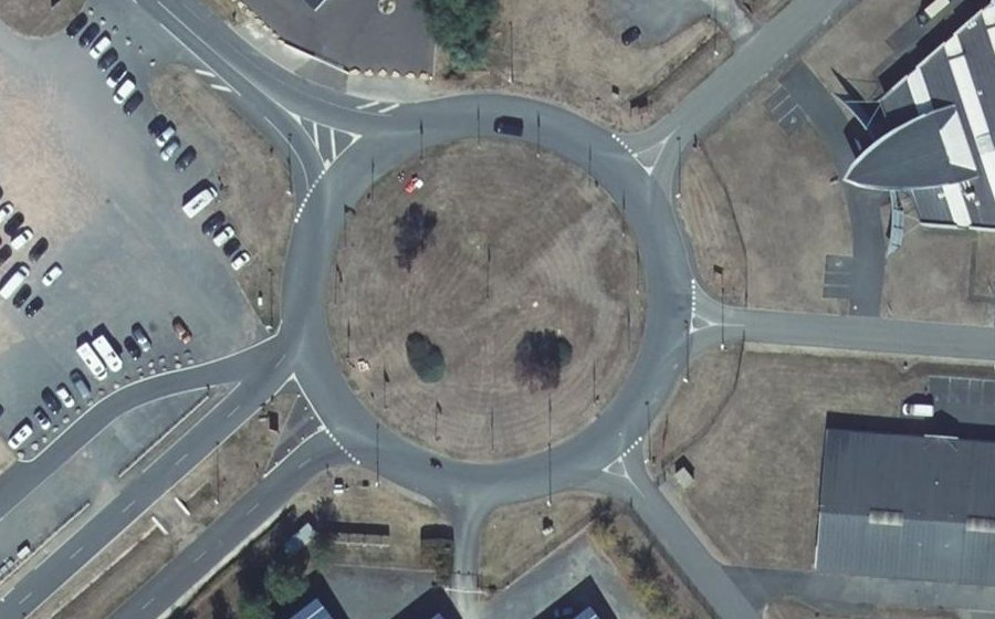 Vue aérienne du Rond-point anonyme n°25101610