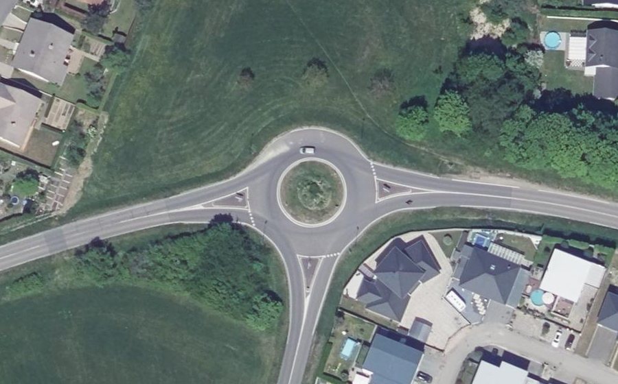 Vue aérienne du Rond-point anonyme n°25120328