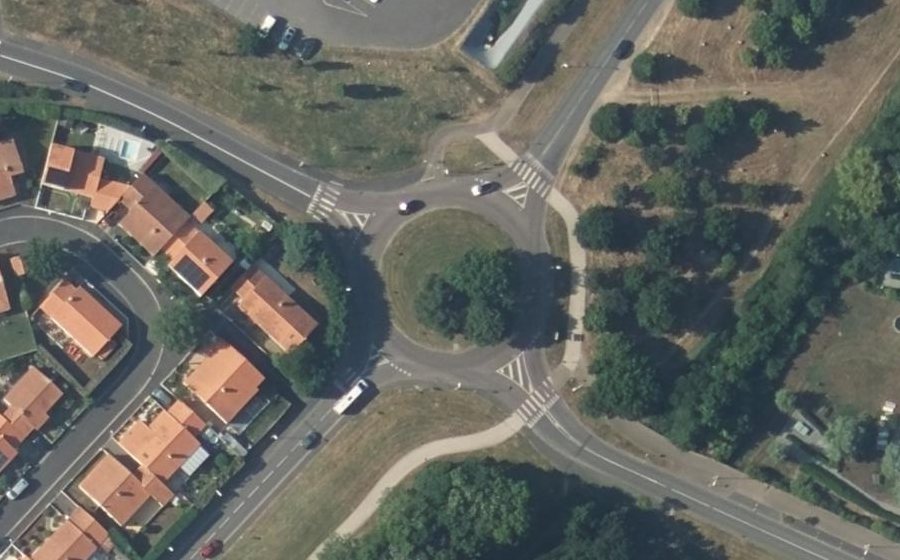 Vue aérienne du Rond-point anonyme n°25123993