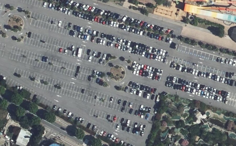 Vue aérienne du Rond-point anonyme n°251275147