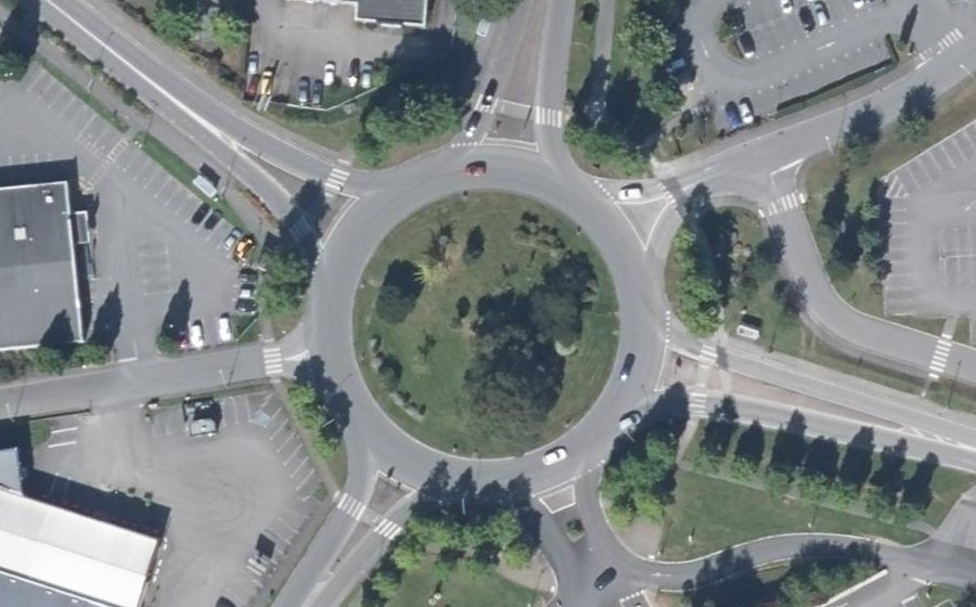 Vue aérienne du Rond-point anonyme n°25144308