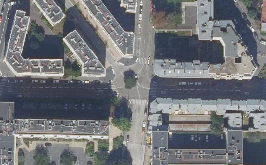 Vue aérienne du Rond-point anonyme n°251557375
