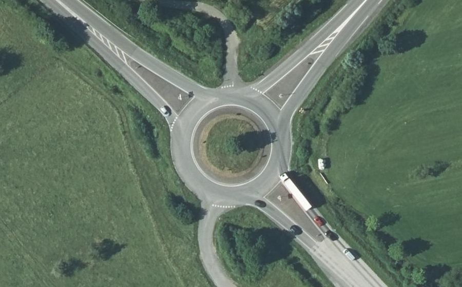 Vue aérienne du Rond-point anonyme n°25200482