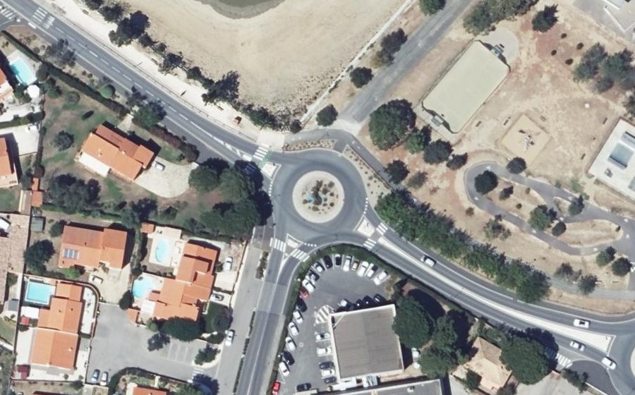 Vue aérienne du Rond-point anonyme n°252044100