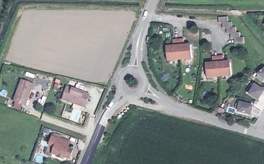 Vue aérienne du Rond-point anonyme n°25210147