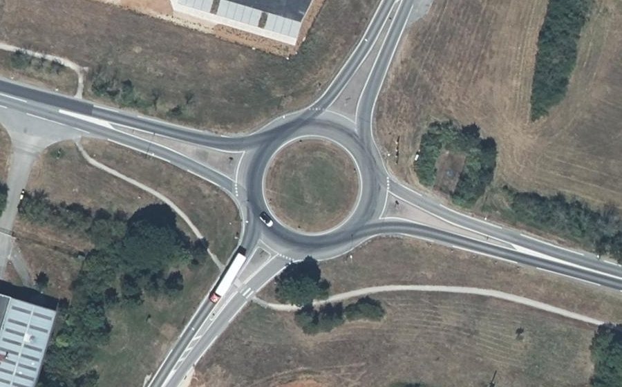 Vue aérienne du Rond-point anonyme n°25210916