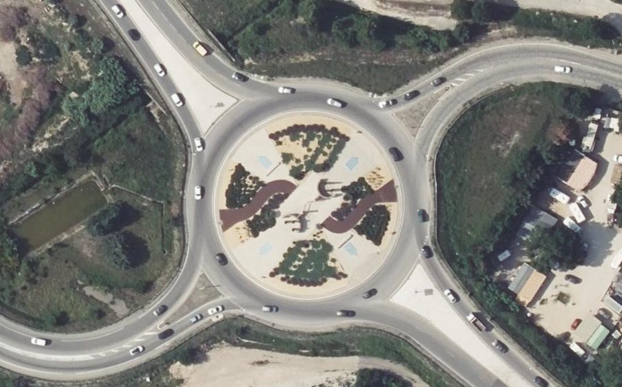 Vue aérienne du Rond-point anonyme n°25213750